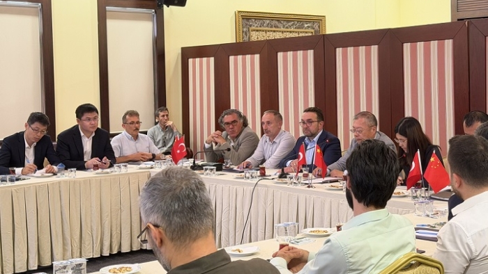 Çinli İş Adamları Heyetinden Rize Ticaret Borsası ve Çay Çarşısı’na Ziyaret